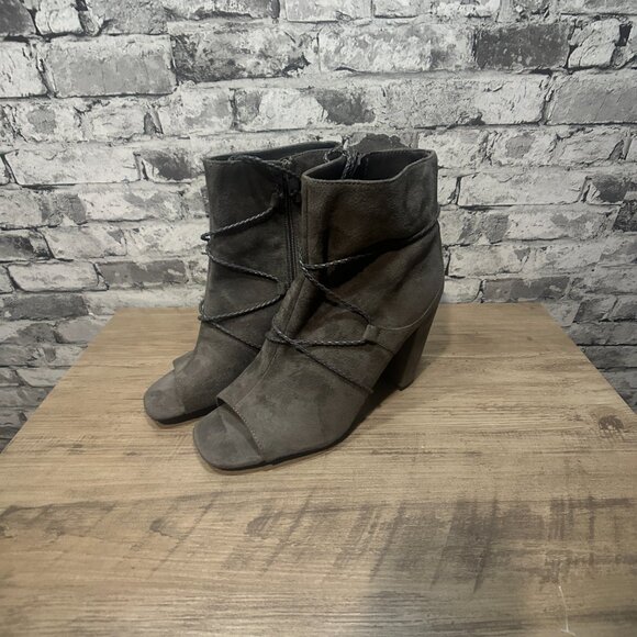 Rialto Shoes - EUC Rialto Mila Grey Heeled Boots Size 10M